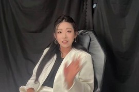 美女爱儿的脚丫tk上 - M203